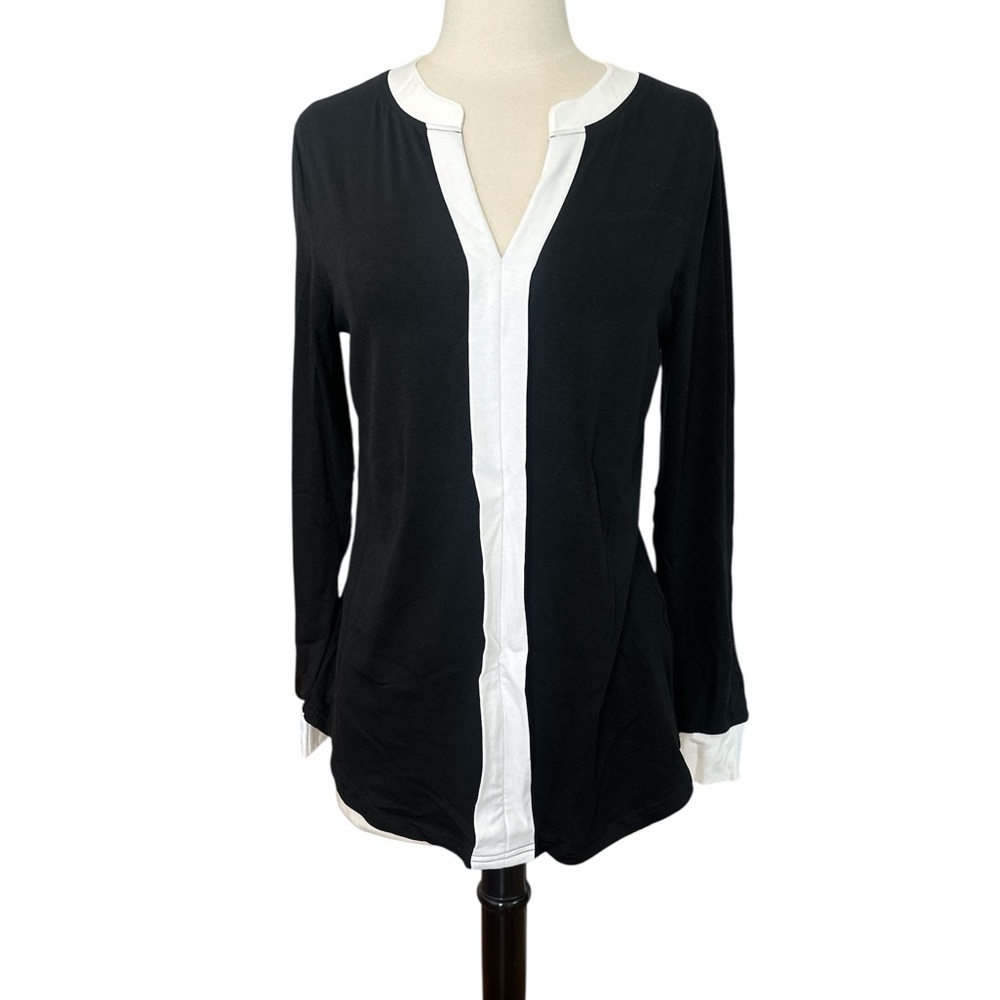 Black and White Buttoned Blouse with Peter Pan Collar